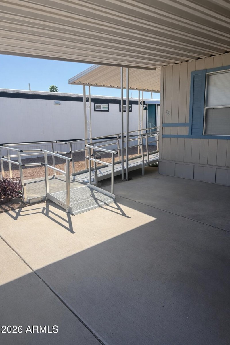 Carport / ramp