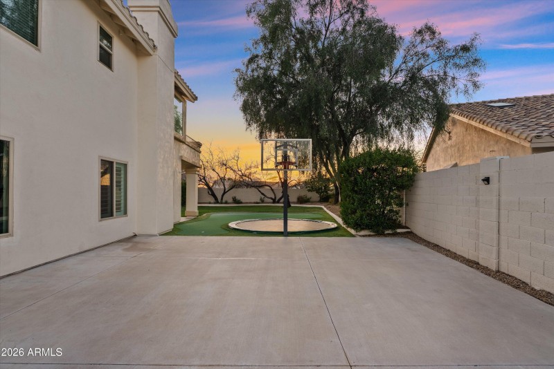 Mini sport court
