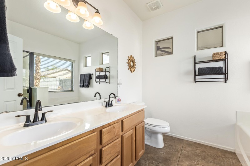 15 Master Bathroom