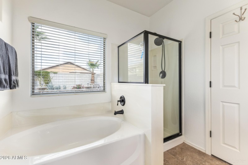 16 Master Bathroom