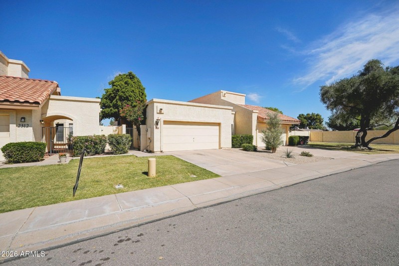 1-web-or-mls-W Comstock Dr-S0803-001