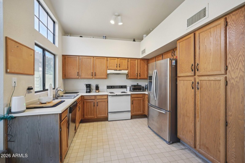 14-web-or-mls-W Comstock Dr-S0803-014