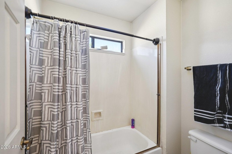 16-web-or-mls-W Comstock Dr-S0803-016