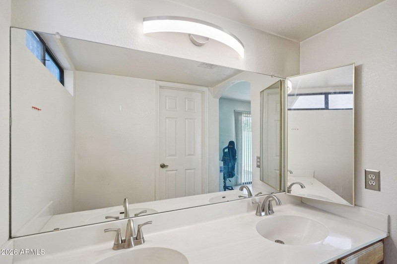 17-web-or-mls-W Comstock Dr-S0803-017