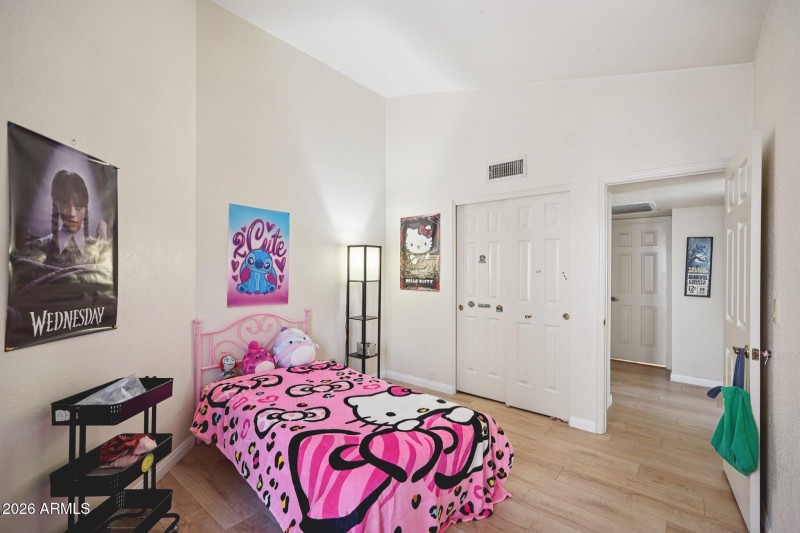 22-web-or-mls-W Comstock Dr-S0803-022
