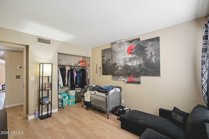 24-web-or-mls-W Comstock Dr-S0803-024