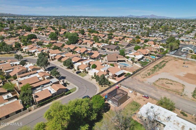 46-web-or-mls-W Comstock Dr-S0803-046