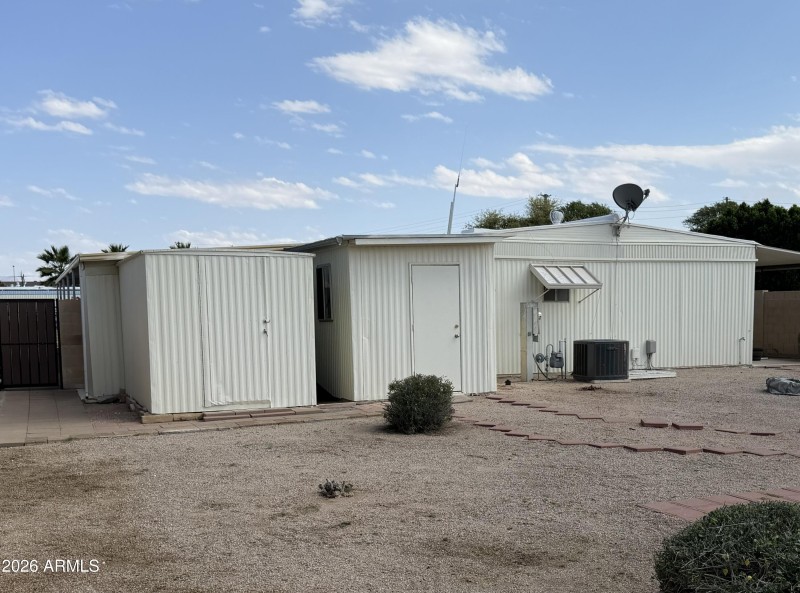 2 Storage Sheds
