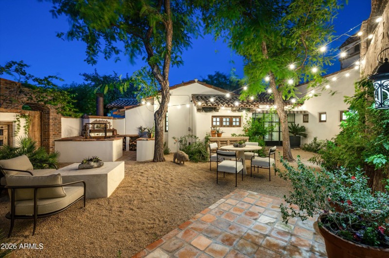 Pizza Courtyard