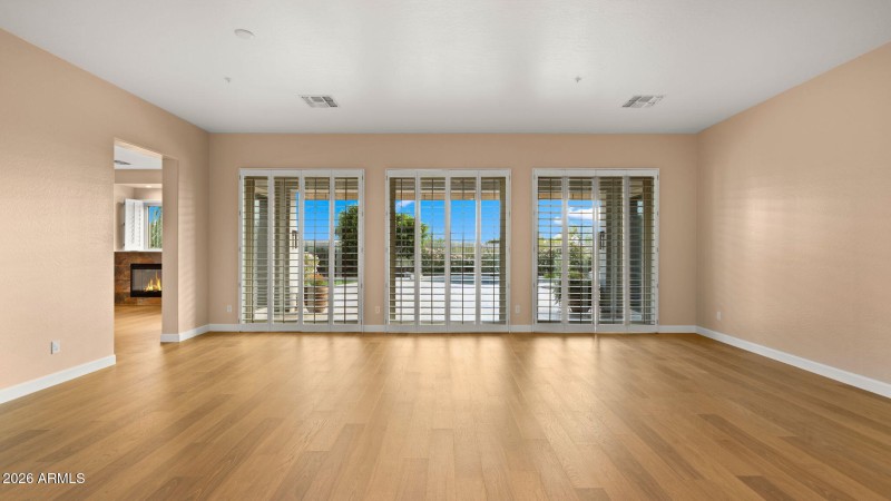 13-web-or-mls-Family Room3