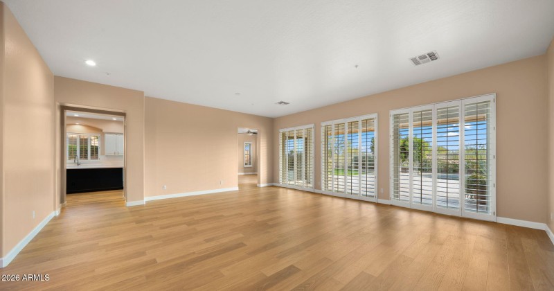 14-web-or-mls-Family Room4