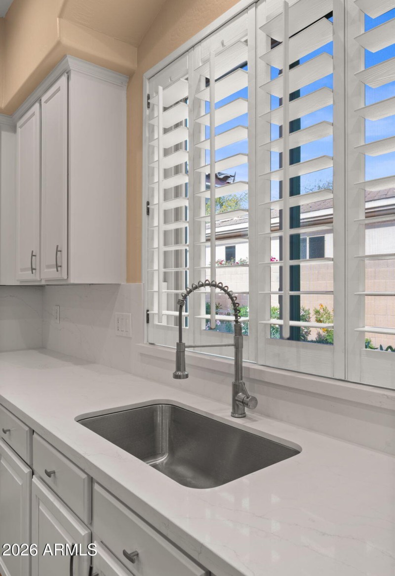 23-web-or-mls-Kitchen8