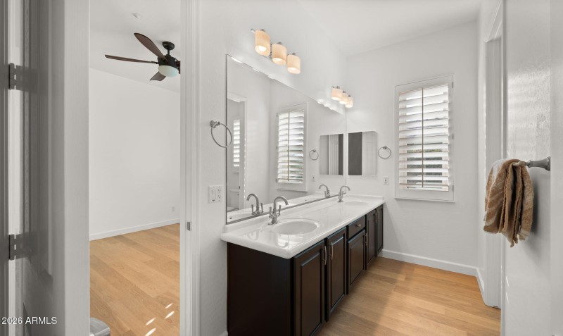 38-web-or-mls-Jack and Jill Bedrooms4