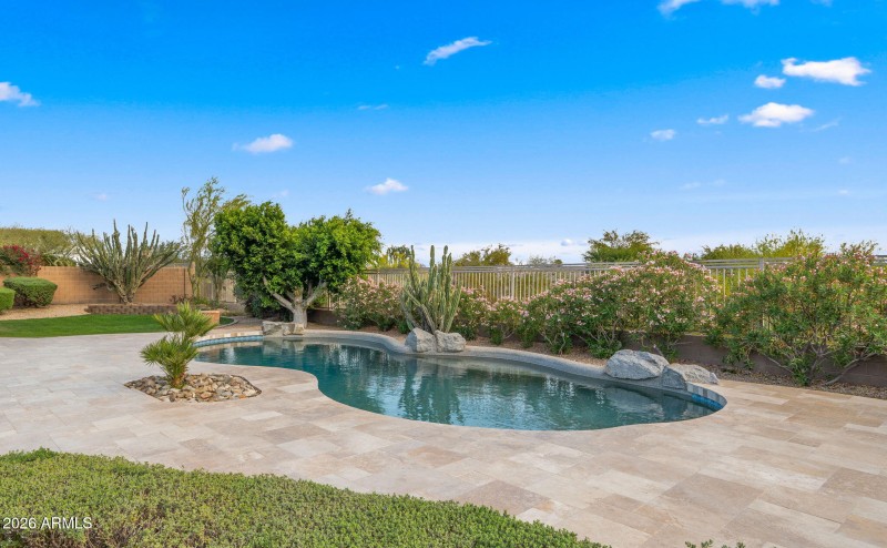 55-web-or-mls-Backyard8