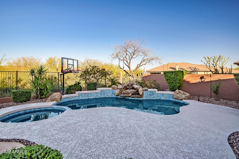 Pool & Spa