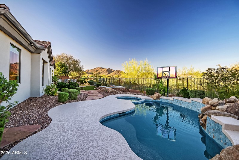 Pool & Spa