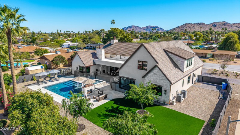 109-Desert Cove