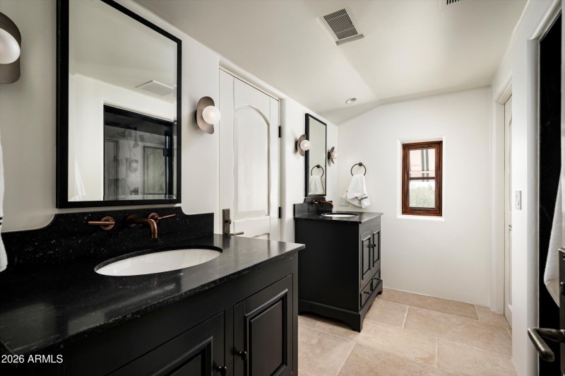 Ensuite Bathroom 3