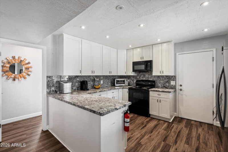 10-Kitchen