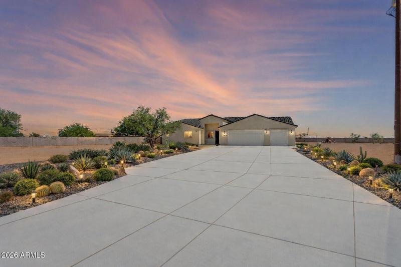 Driveway (Landscape Rendering)