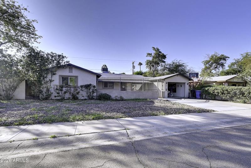 1027 W 19th St (42)