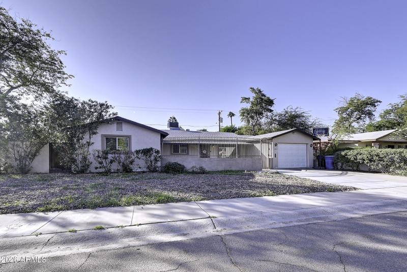 1027 W 19th St (45)