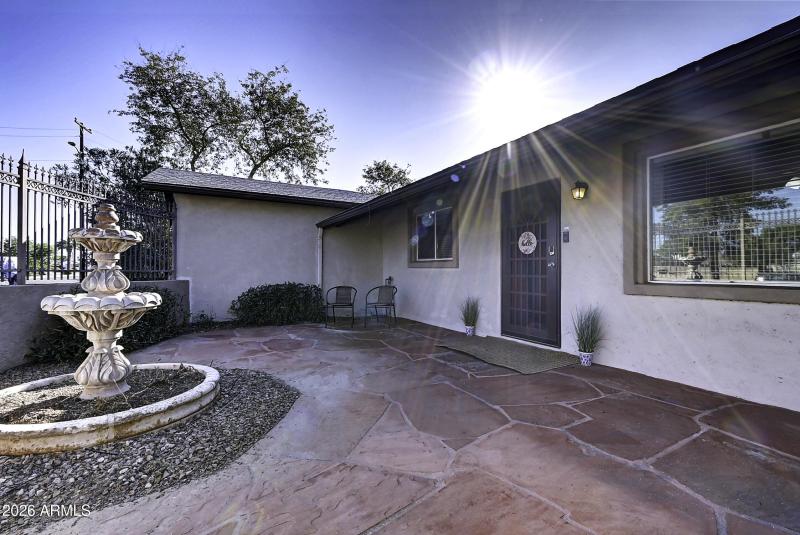 1027 W 19th St (47)