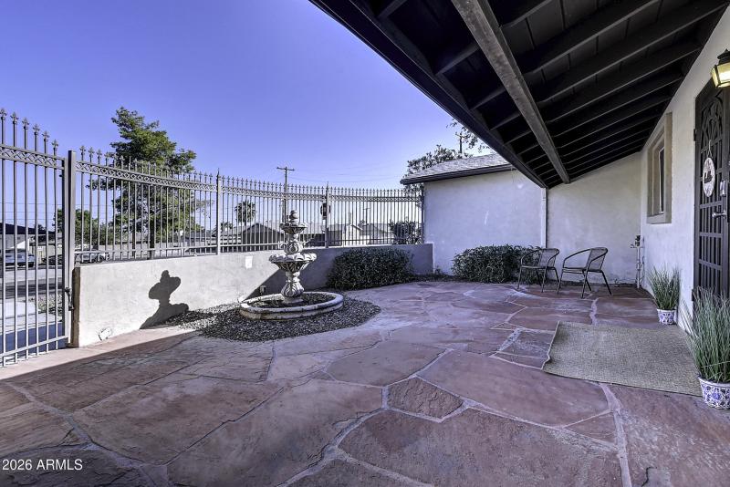 1027 W 19th St (48)