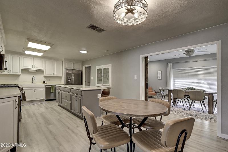 1027 W 19th St (8)