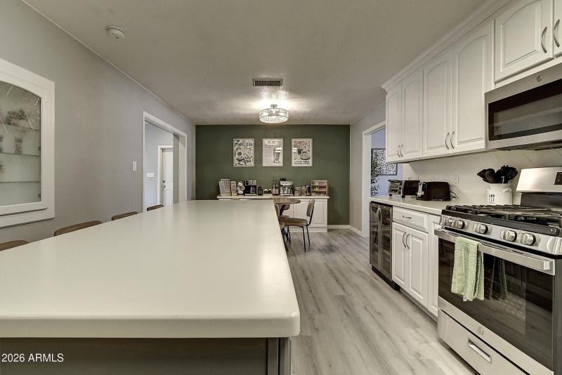 1027 W 19th St (12)