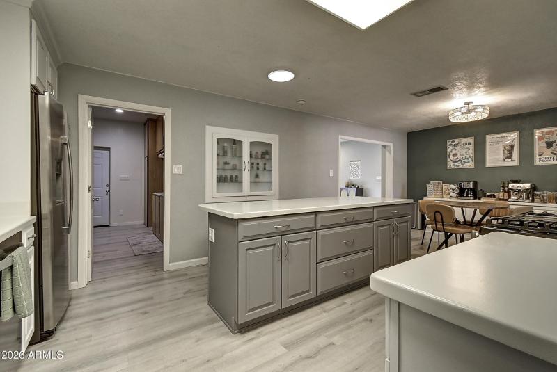 1027 W 19th St (13)