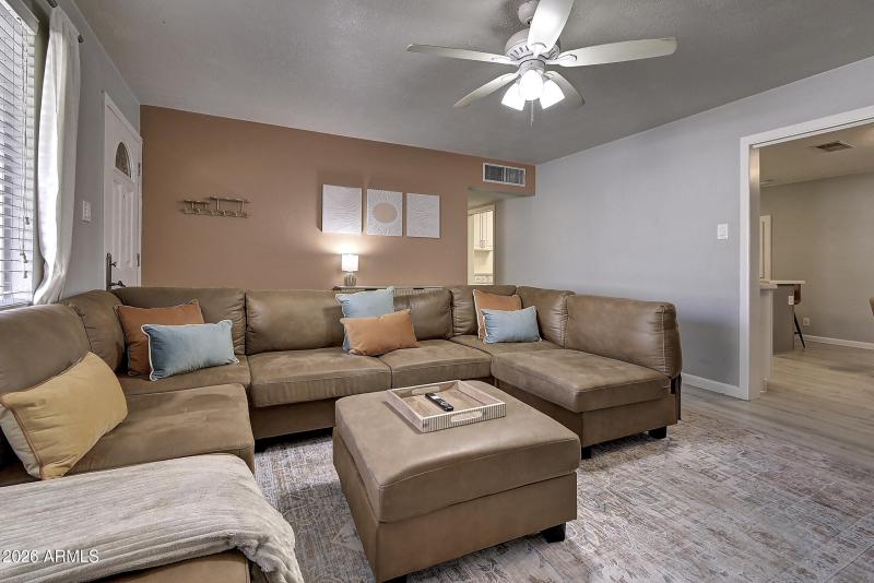 1027 W 19th St (14)