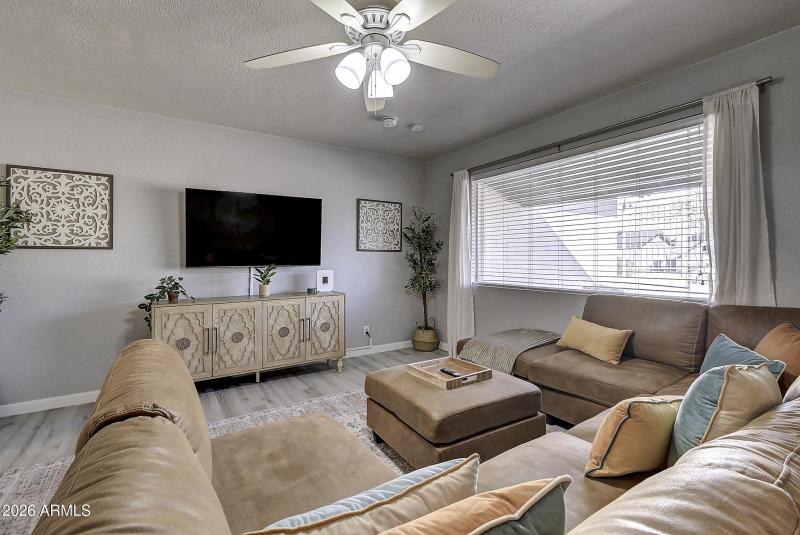 1027 W 19th St (20)