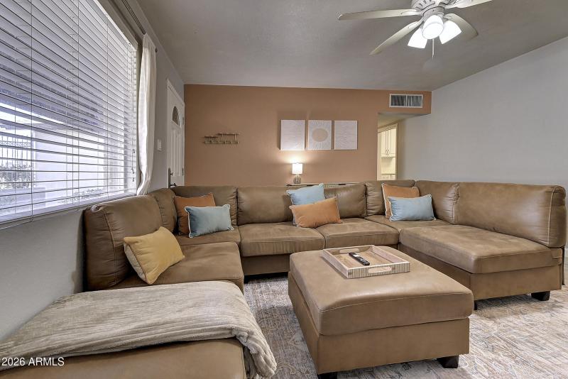 1027 W 19th St (23)