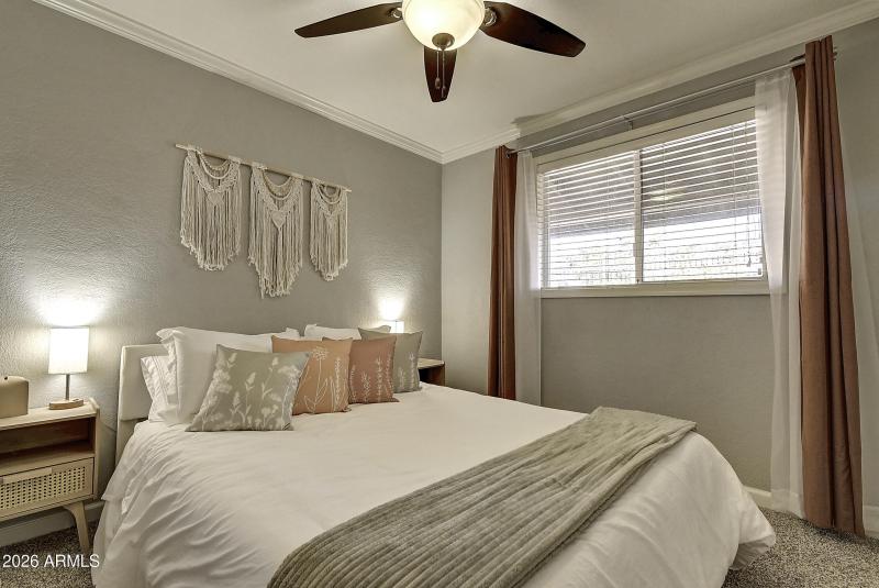 1027 W 19th St (24)