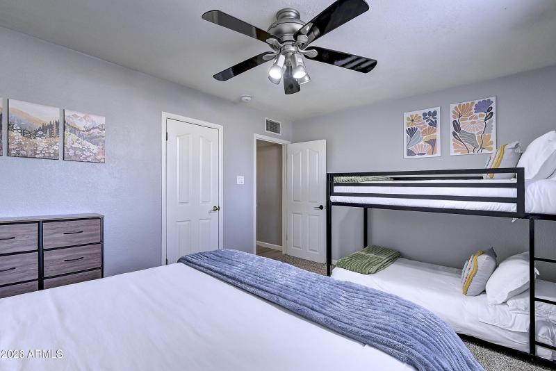 1027 W 19th St (28)