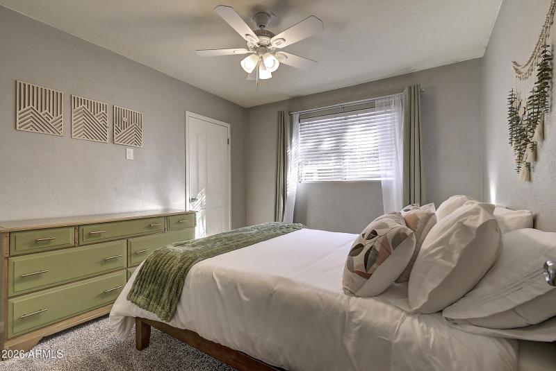 1027 W 19th St (29)