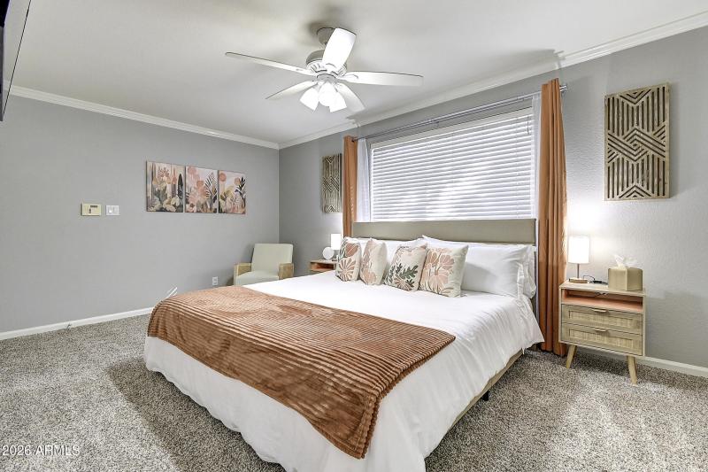 1027 W 19th St (32)