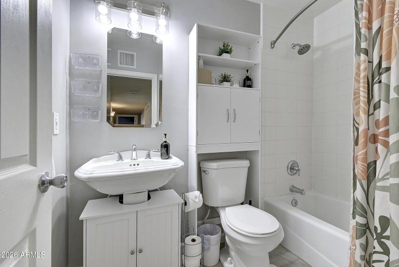 1027 W 19th St (38)