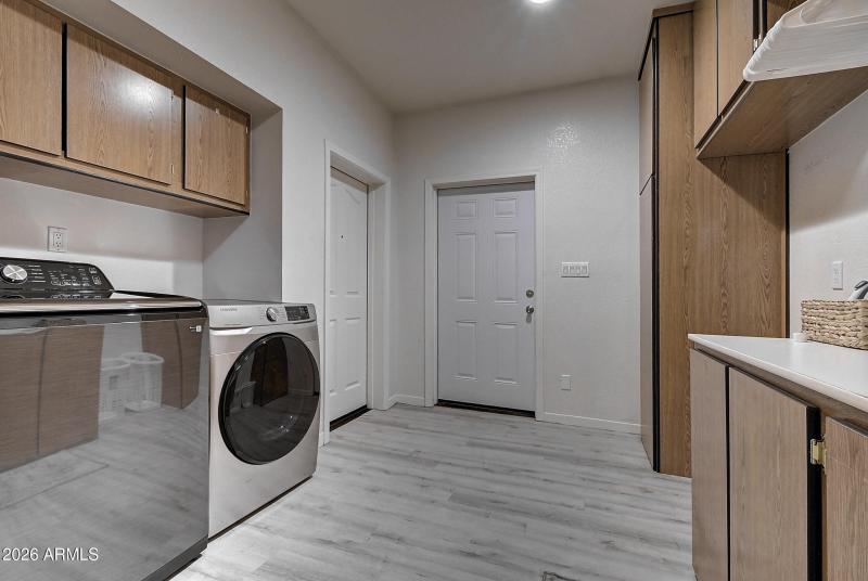 1027 W 19th St (39)