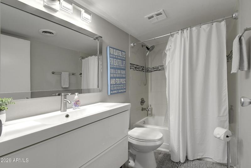 4610 N 68th St Unit 479 (21)