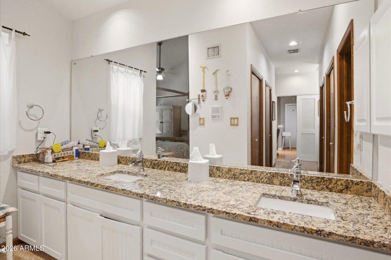 Primary bath