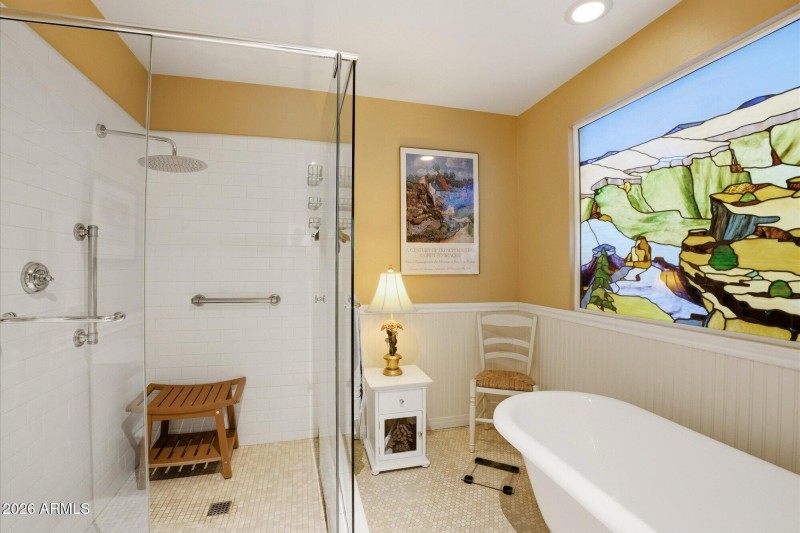 Primary bath area