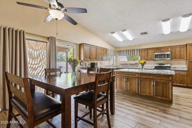 20-web-or-mls-10908-n-57th-ave