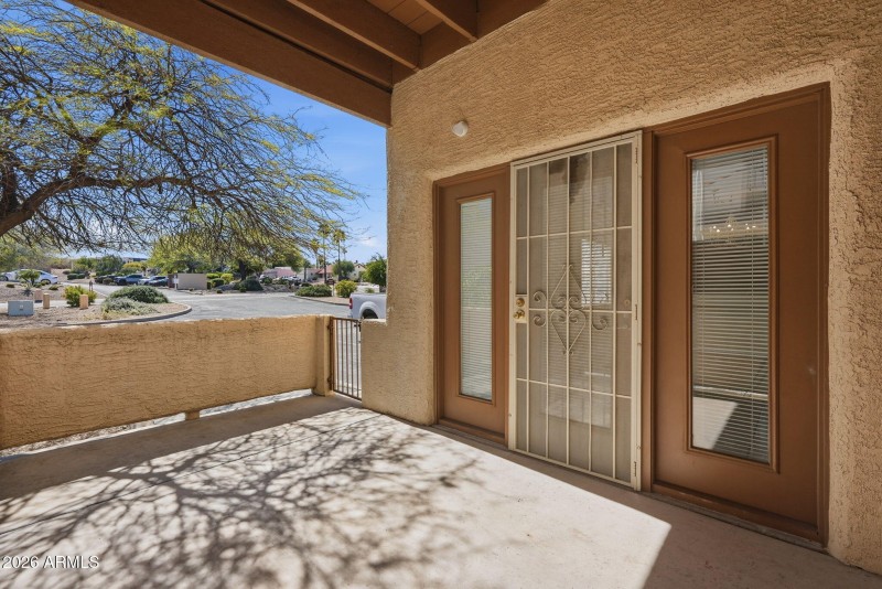 Patio w/ side gate