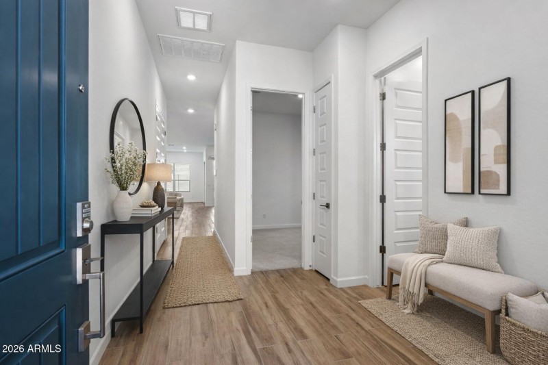 Virtually staged Entry
