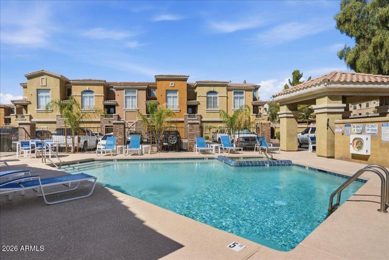 37-18250 N Cave Creek Rd #190_RedHogMedi