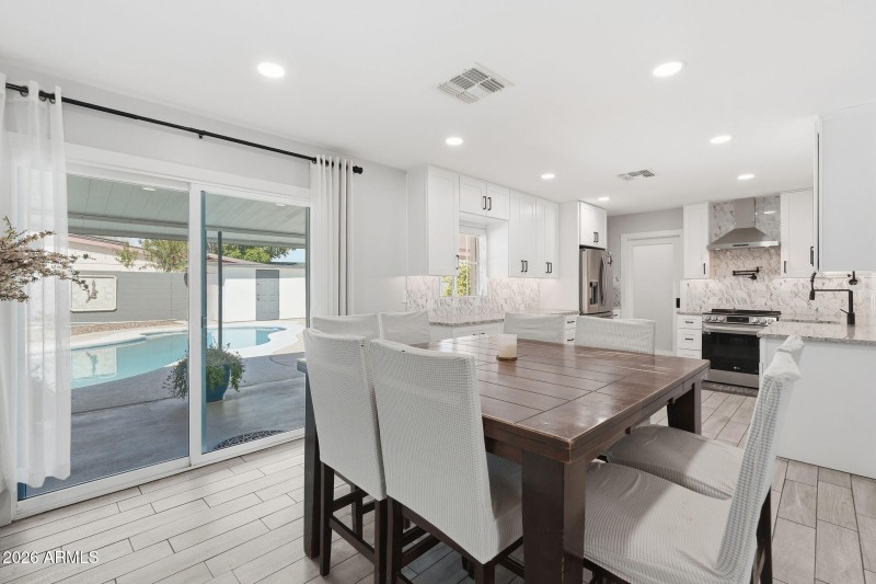 kitchen/dining