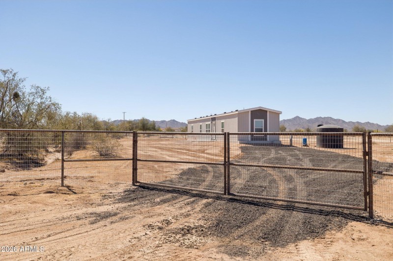 1-web-or-mls-50044-w-century-rd