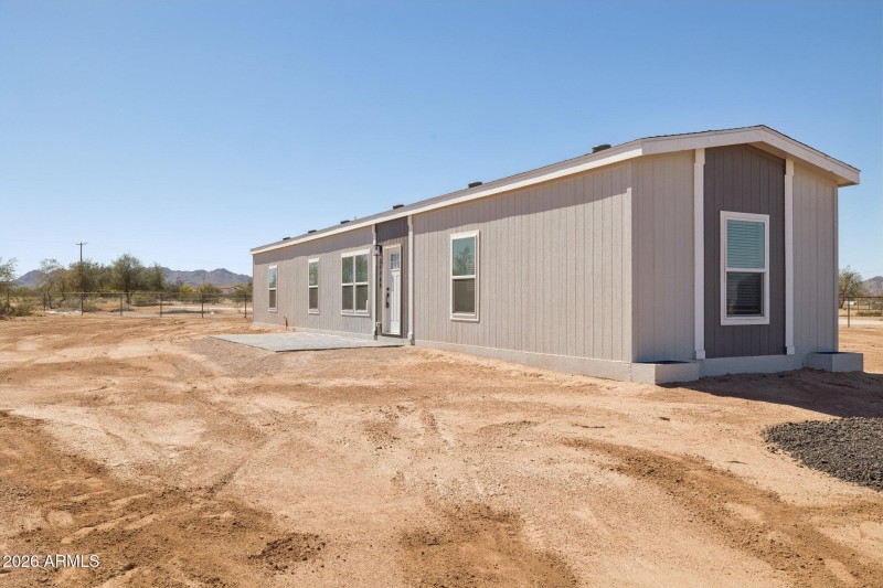 4-web-or-mls-50044-w-century-rd